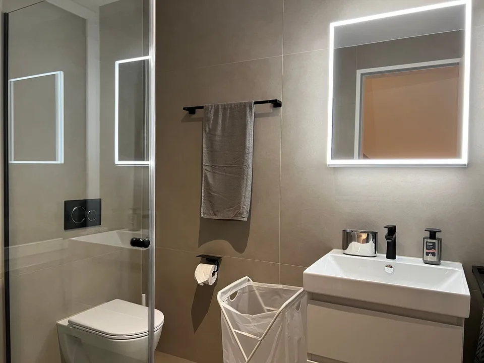 💎 Appartamento spazioso & completamente arredato di 4.5 locali con balcone & vista mozzafiato a Embrach – foto 21 di 27