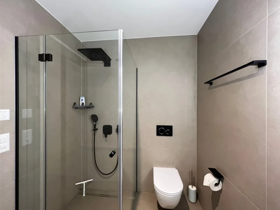 💎 Appartamento spazioso & completamente arredato di 4.5 locali con balcone & vista mozzafiato a Embrach – foto 22 di 27