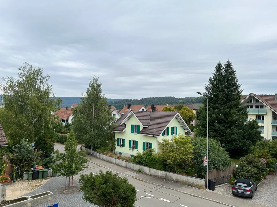 💎 Appartamento spazioso & completamente arredato di 4.5 locali con balcone & vista mozzafiato a Embrach – foto 26 di 27