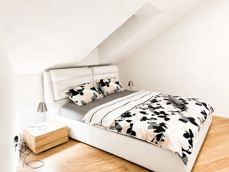 💎 Appartamento spazioso & completamente arredato di 4.5 locali con balcone & vista mozzafiato a Embrach – foto 10 di 27