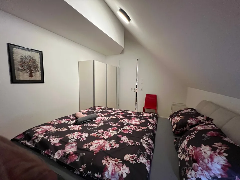 💎 Appartamento spazioso & completamente arredato di 4.5 locali con balcone & vista mozzafiato a Embrach – foto 8 di 27