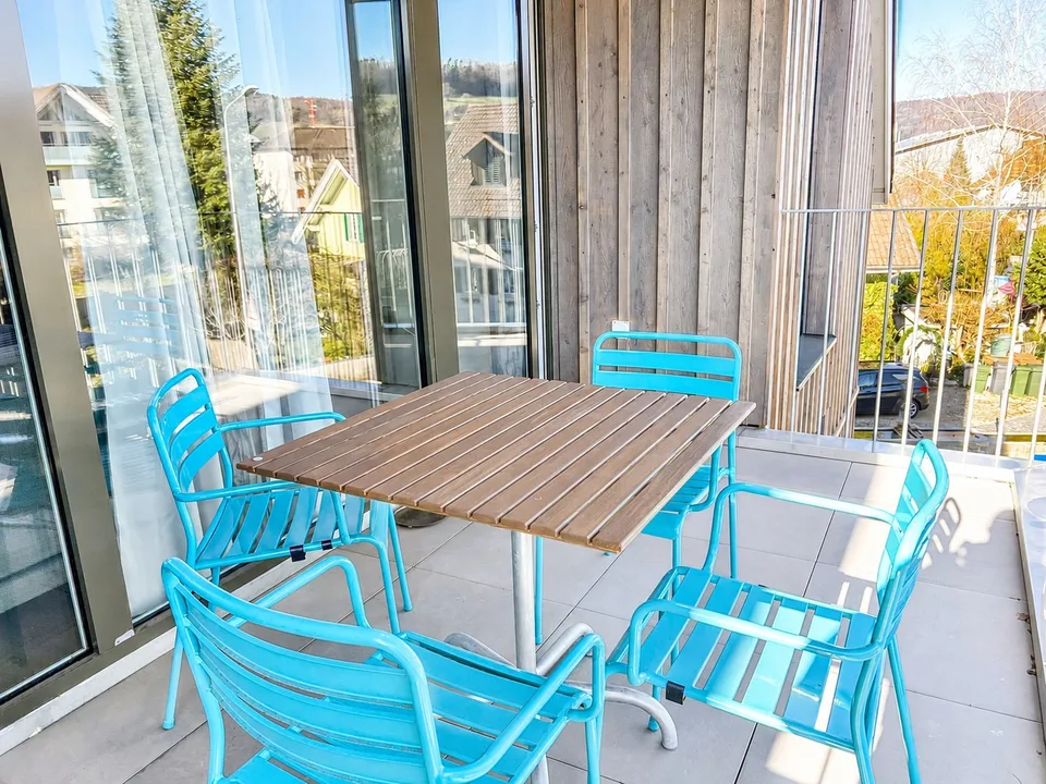 💎 Appartamento spazioso & completamente arredato di 4.5 locali con balcone & vista mozzafiato a Embrach – foto 24 di 27