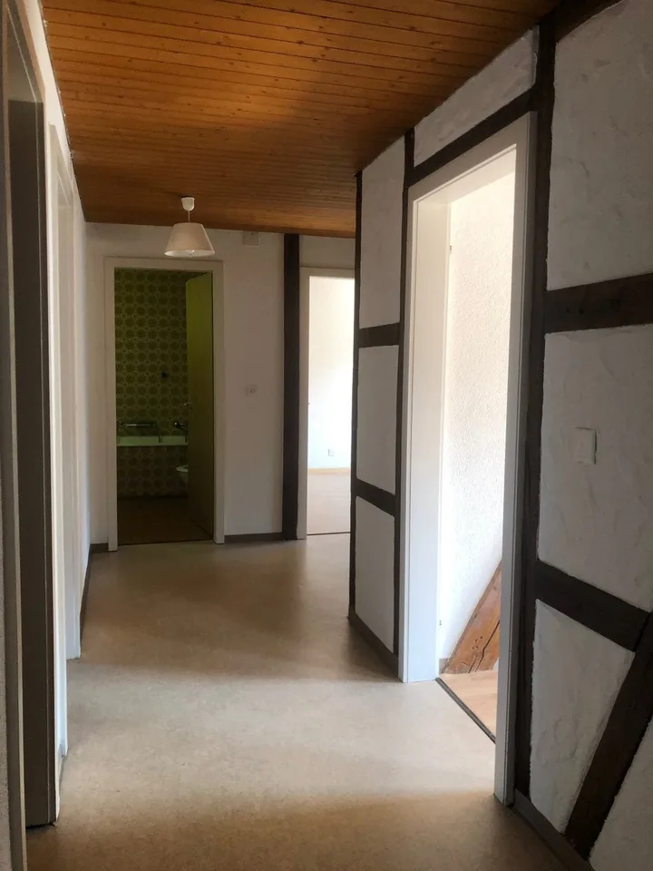 Affascinante appartamento mansardato di 3,5 locali in posizione centrale – foto 9 di 13