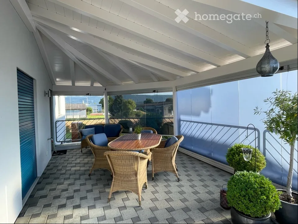 Maison de deux familles charmante dans un endroit calme à Studen BE – 5,5 pièces, garage & jardin bien entretenu – photo 4 sur 5