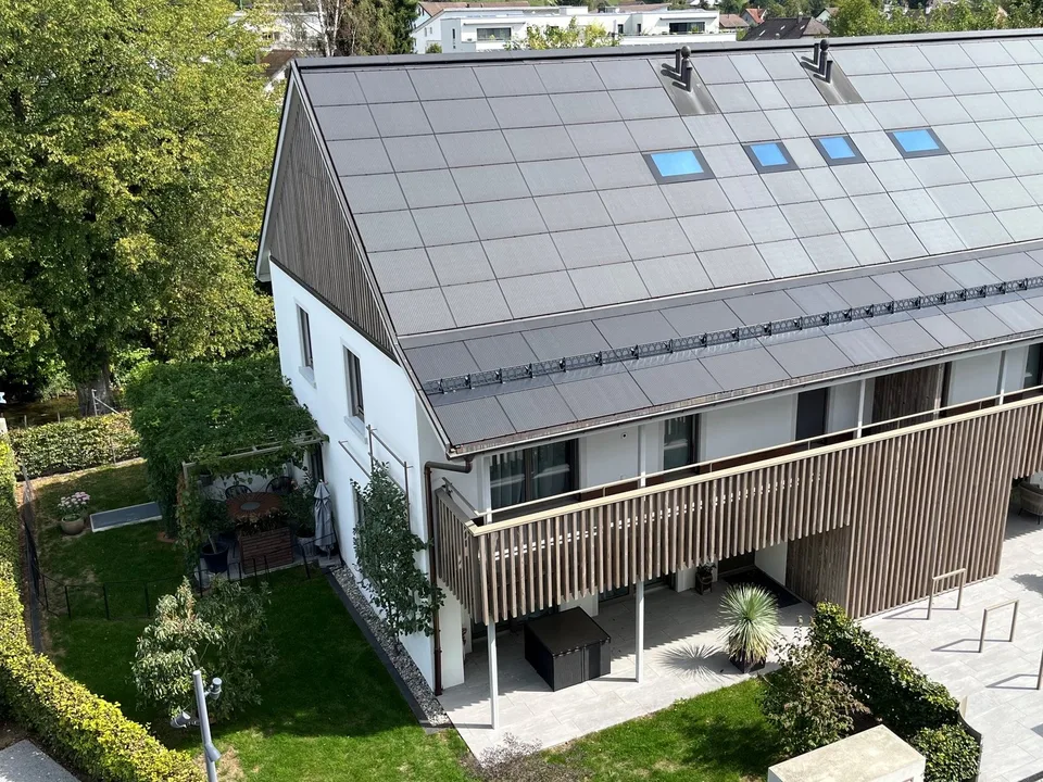 Modern 7.5-room semi-detached house embedded in the Suterguet Gränichen – photo 2 of 21
