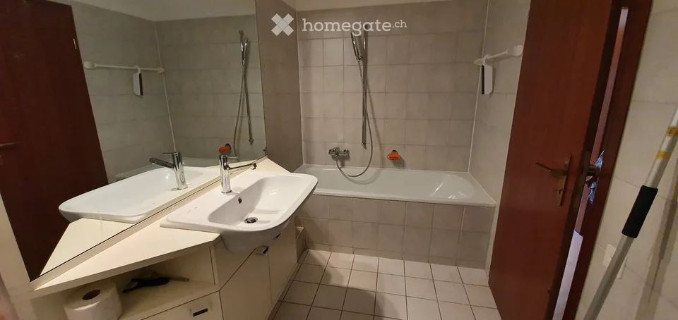 Magnifique appartement 3.5 en attique avec vue dégagée – Foto 2 von 5