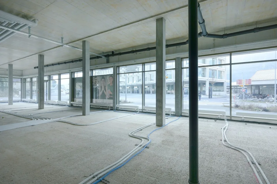 Dernier espace au Bahnhofplatz à Altdorf. Profitez-en maintenant et assurez-vous de bons affaires ! – photo 6 sur 13