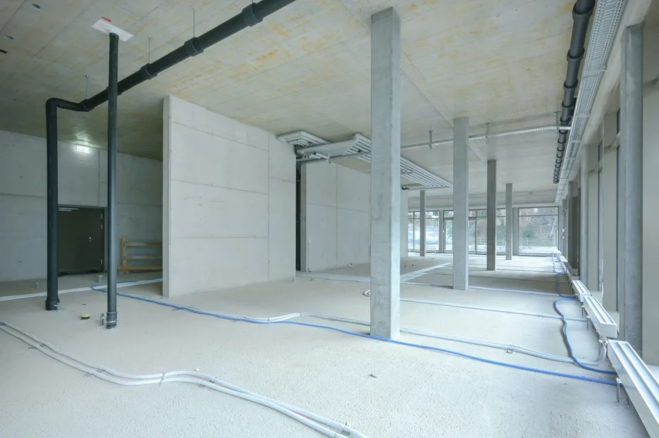 Dernier espace au Bahnhofplatz à Altdorf. Profitez-en maintenant et assurez-vous de bons affaires ! – photo 10 sur 13