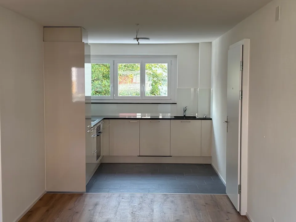 Première location d'un appartement de 3,5 pièces totalement rénové dans un emplacement central à Dietikon – photo 13 sur 14