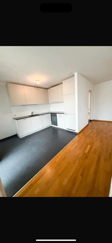 Charmante 3.5-Zimmer-Altbauwohnung mit Balkon in Basel – Foto 5 von 9