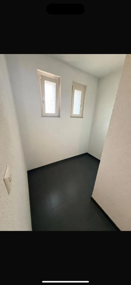 Charmante 3.5-Zimmer-Altbauwohnung mit Balkon in Basel – Foto 6 von 9