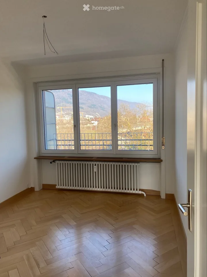 Schöne Hell 3.5 Zimmer Wohnung mit 2 Balkon – Foto 4 von 5