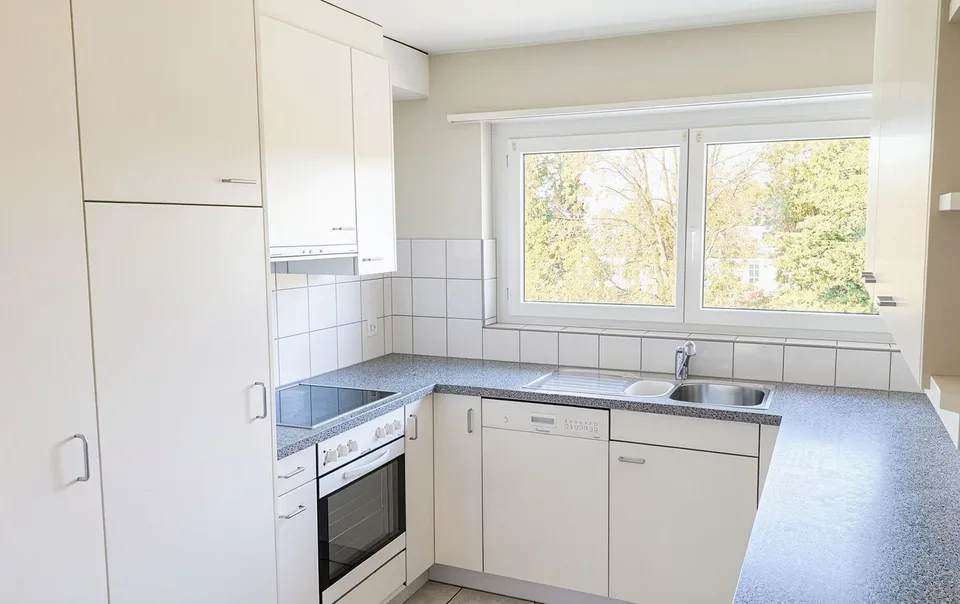 Charmante 3.5-Zimmer-Wohnung mit Balkon und schöner Aussicht in Wil SG – Foto 3 von 7