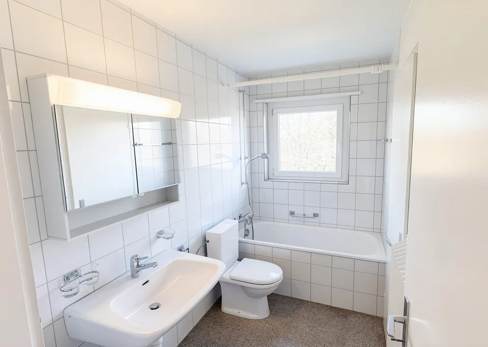 Charmante 3.5-Zimmer-Wohnung mit Balkon und schöner Aussicht in Wil SG – Foto 4 von 7