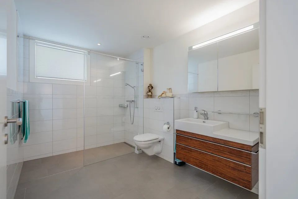 Attika-Maisonette mit Weitsicht, Ruhe und Exklusivität – Foto 9 von 13