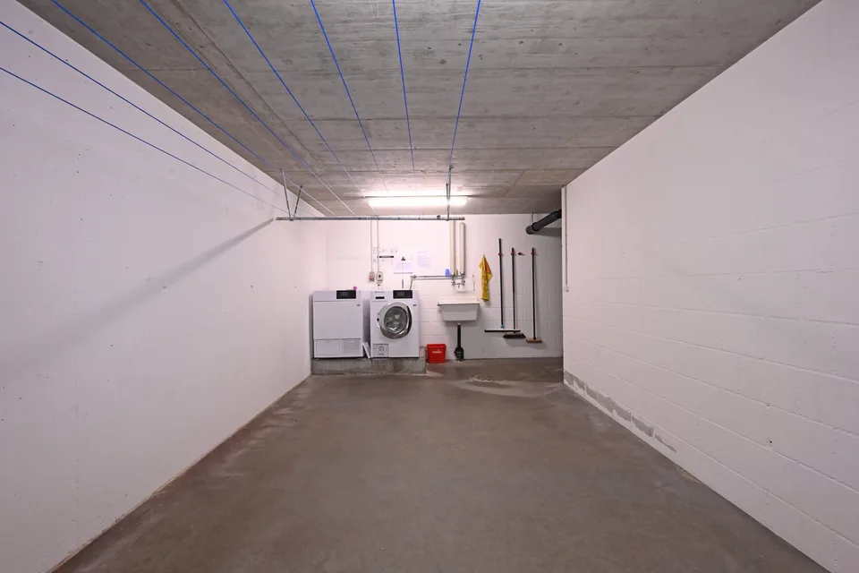 4.5-room apartment on the ground floor with two bathrooms – photo 14 of 15