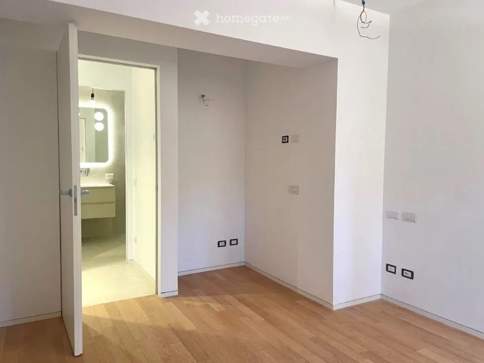 Appartement 2,5, Schwimmbad, Parkplatz, Grünfläche – Foto 6 von 13