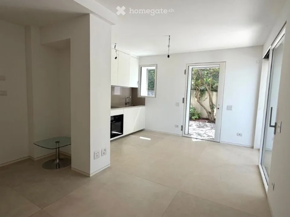 Appartement 2,5, Schwimmbad, Parkplatz, Grünfläche – Foto 12 von 13