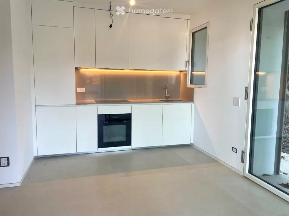 Appartement 2,5, Schwimmbad, Parkplatz, Grünfläche – Foto 11 von 13