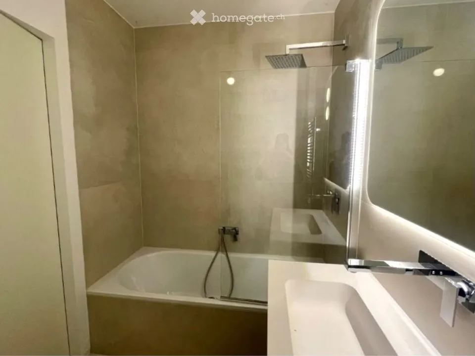 Appartement 2,5, Schwimmbad, Parkplatz, Grünfläche – Foto 8 von 13