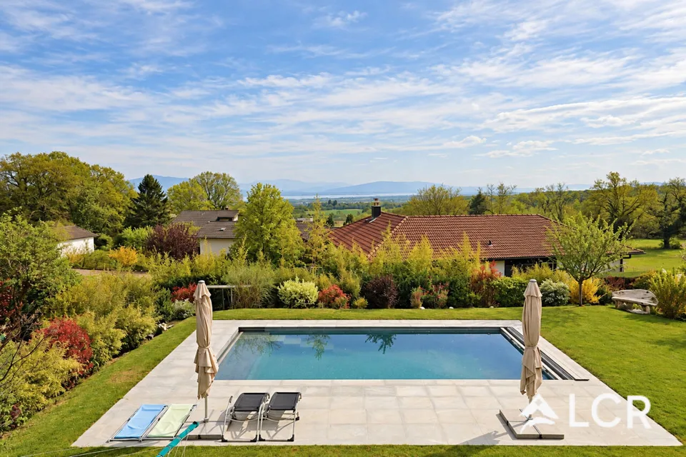 Maison d'architecte - Vue sur le lac et les Alpes - Jardin - Piscine – photo 3 sur 12