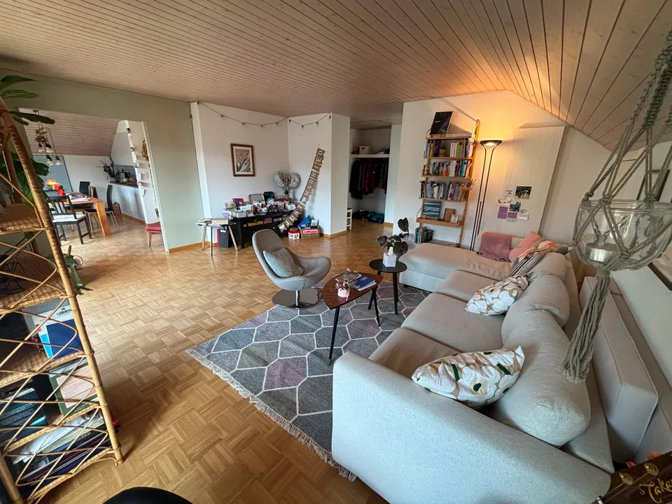 Appartement mansardé lumineux et spacieux de 4 pièces – photo 2 sur 9
