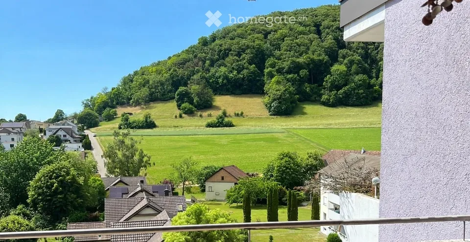 Weitblick über Beringen: Grosszügige Wohnung mit 3 Balkonen und Cheminée – Foto 5 von 30