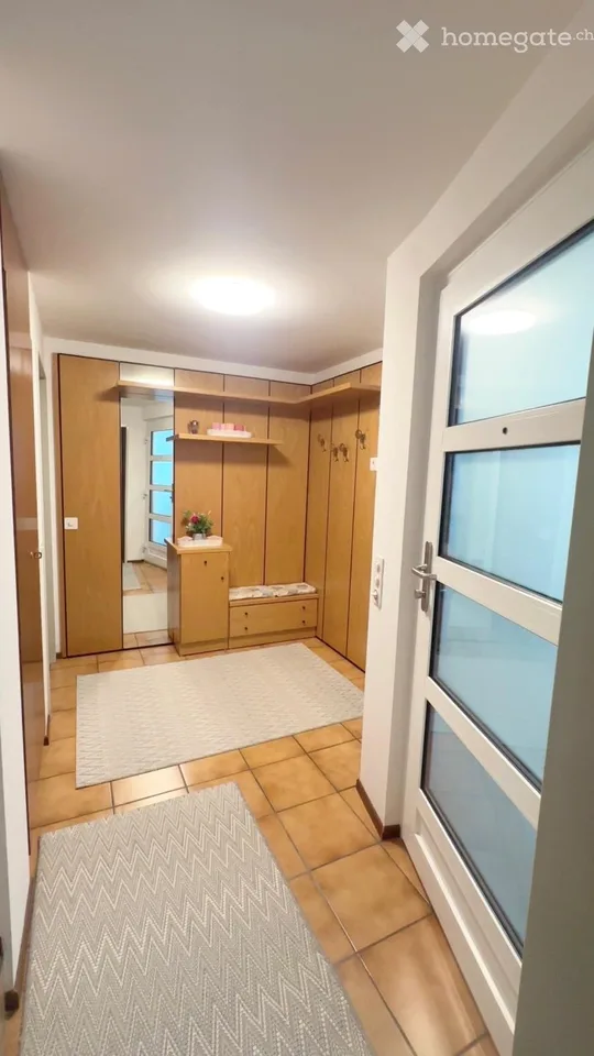 Geräumiges Reihenhaus mit 5 ½ Zimmern und privatem Garten – Foto 4 von 14