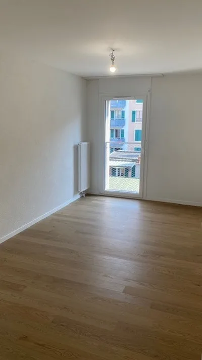 Bel appartement de 3.5 pièces dans un immeuble entièrement rénové – photo 7 sur 9