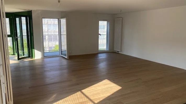 Bel appartement de 3.5 pièces dans un immeuble entièrement rénové – photo 4 sur 9
