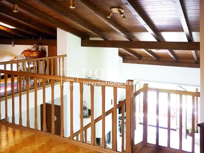 Dachwohnung im Grünen mit Swimmingpool – Foto 8 von 12