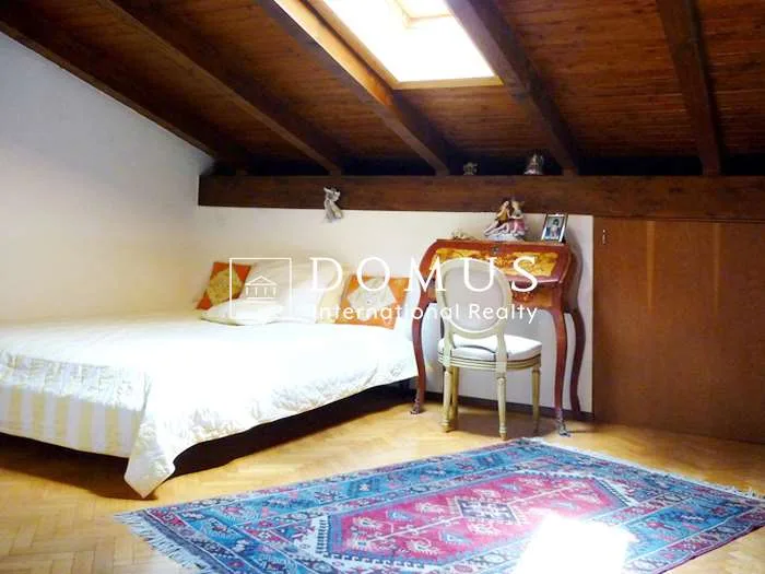 Dachwohnung im Grünen mit Swimmingpool – Foto 9 von 12