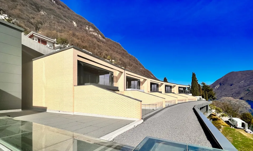VILLA or DUPLEX APARTMENT CHARMING LAKE VIEW – Foto 7 von 30