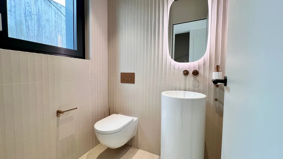 VILLA or DUPLEX APARTMENT CHARMING LAKE VIEW – Foto 19 von 30
