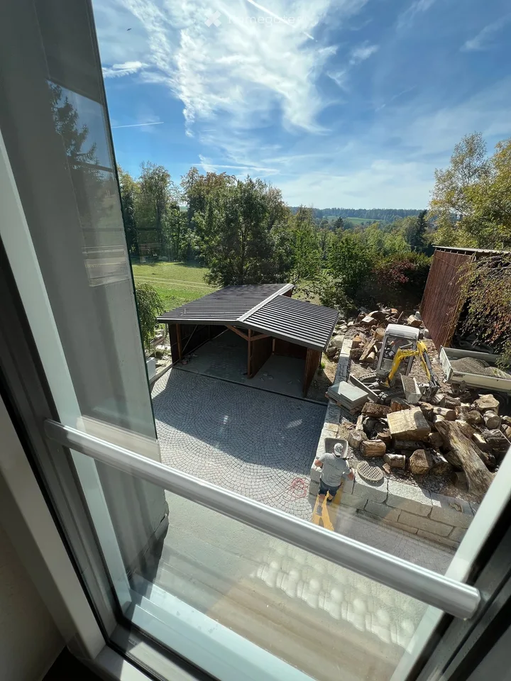 Neu renovierte 3.5-Zimmerwohnung in charmantem Bauernhaus im Grünen – Foto 8 von 14