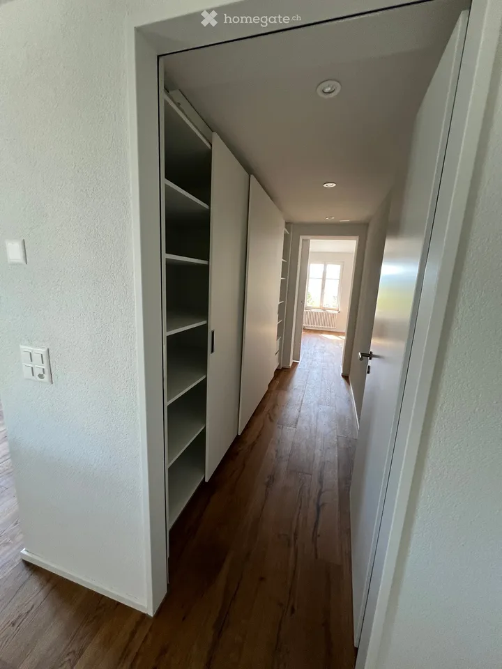 Neu renovierte 3.5-Zimmerwohnung in charmantem Bauernhaus im Grünen – Foto 6 von 14