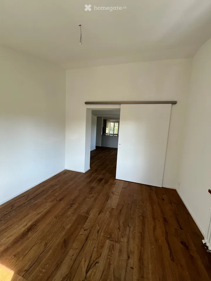 Neu renovierte 3.5-Zimmerwohnung in charmantem Bauernhaus im Grünen – Foto 9 von 14