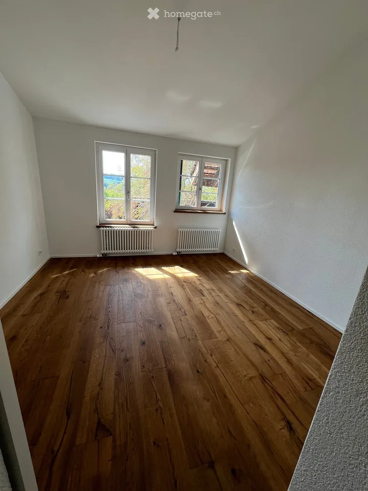 Neu renovierte 3.5-Zimmerwohnung in charmantem Bauernhaus im Grünen – Foto 7 von 14