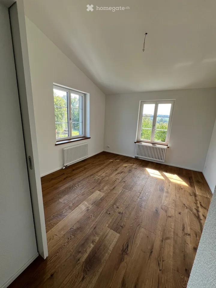 Neu renovierte 3.5-Zimmerwohnung in charmantem Bauernhaus im Grünen – Foto 10 von 14