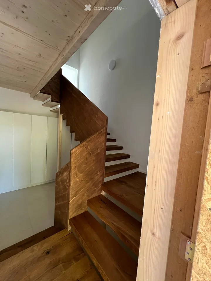 Neu renovierte 1.5-Zimmer-Dachwohnung in charmantem Bauernhaus im Grünen – Foto 4 von 16