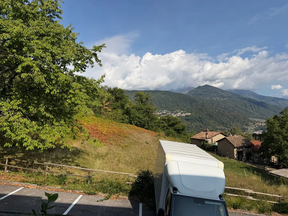 Moderno appartamento 2.5 loc. con giardino e piscina a Breganzona – foto 9 di 14