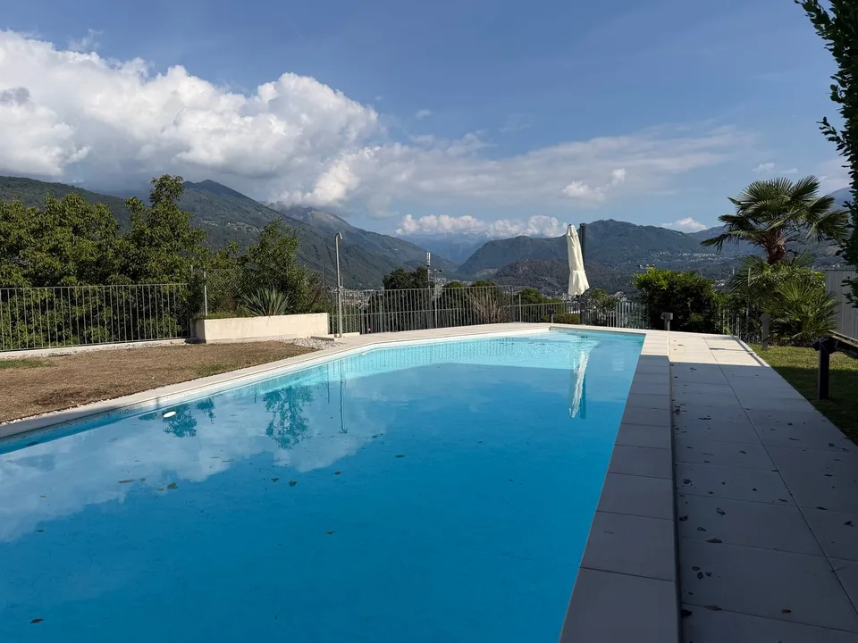 Moderno appartamento 2.5 loc. con giardino e piscina a Breganzona – foto 13 di 14
