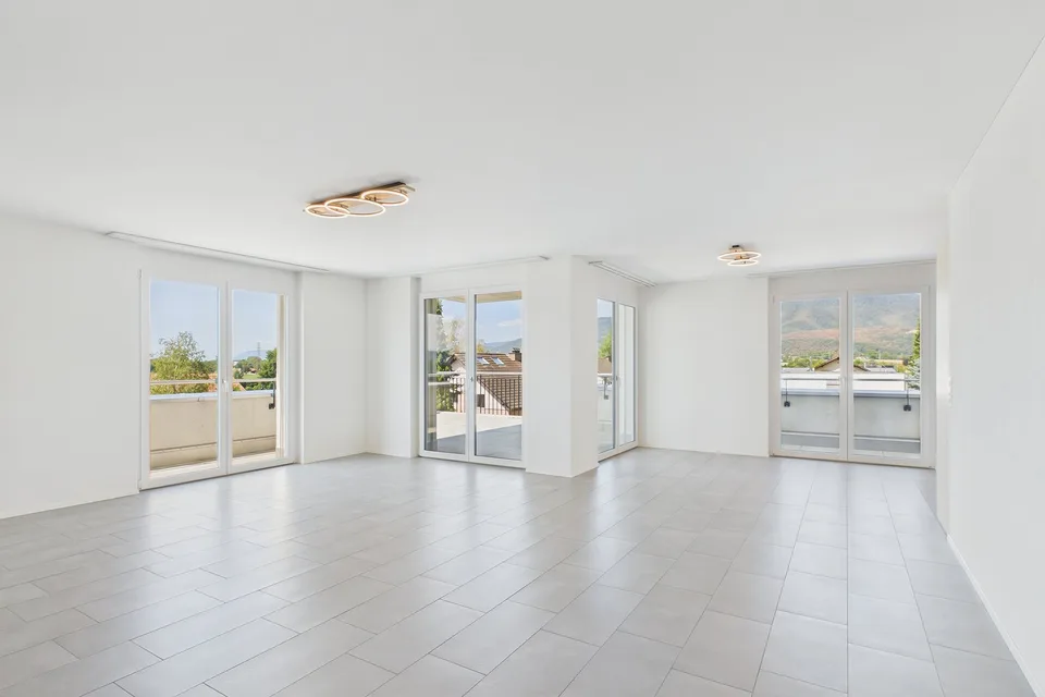 Appartement moderne 4 pièces en attique dans un immeuble neuf à Gampelen – photo 4 sur 12