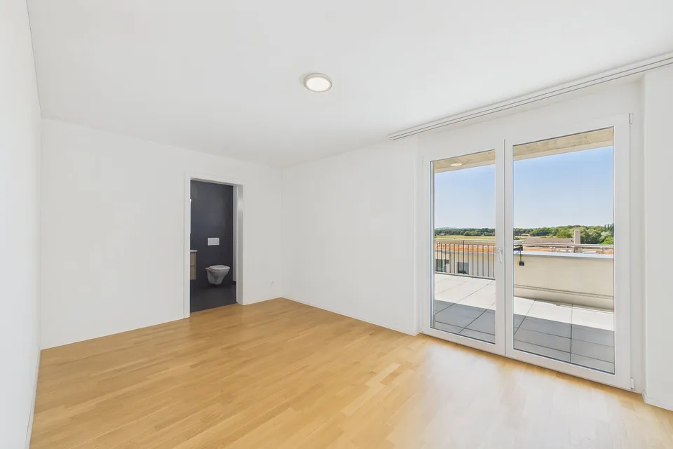 Appartement moderne 4 pièces en attique dans un immeuble neuf à Gampelen – photo 8 sur 12