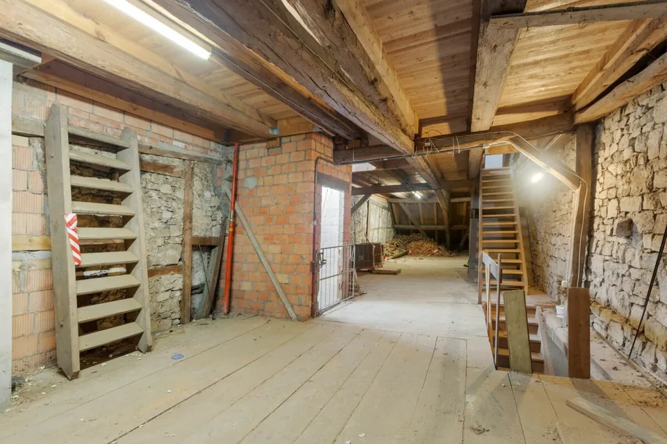 Casa a schiera di 6 locali da ristrutturare con potenziale di ampliamento – foto 9 di 14