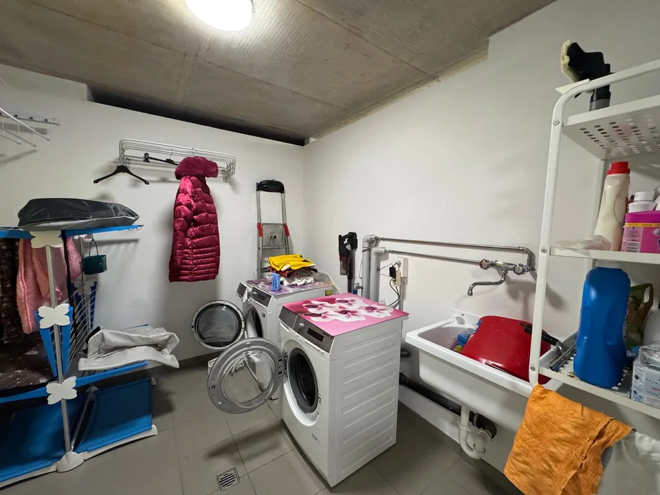 Moderno 4.5 locali con ampio giardino privato a Rancate – foto 13 di 17