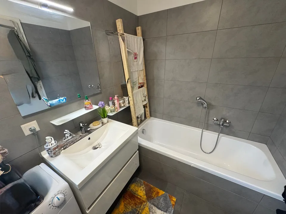 Moderno 4.5 locali con ampio giardino privato a Rancate – foto 11 di 17