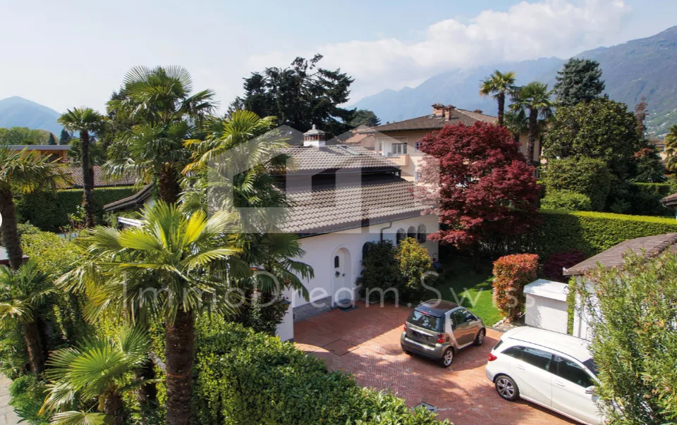 Ascona: 6.5 Zi. Villa mit Pool, Gartenanlage und 2. Wohnsitz – Foto 2 von 15