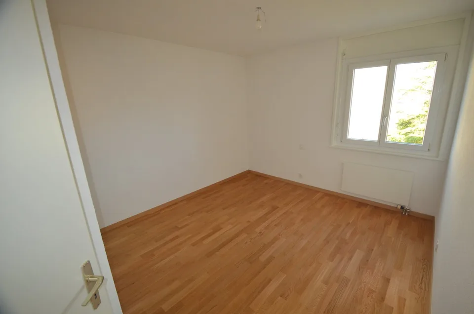 Vier-Zimmer-Wohnung in Yverdon-les-Bains – Foto 4 von 9