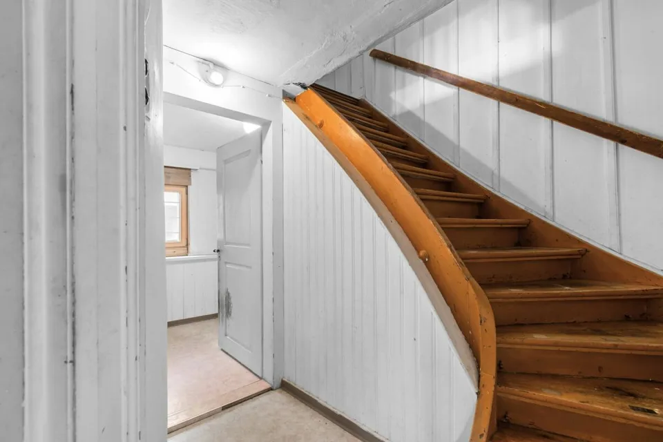 Maison de rangée à rénover avec abri au bord de la Linth – photo 4 sur 14